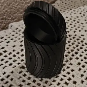Container with thread