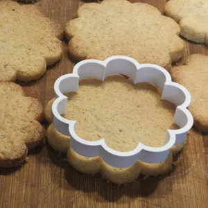 Spring Bloom Daisy Cookie Cutter Set – Perfect Jammy Dodger