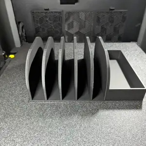 Laptop and tablet desk top organizer