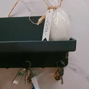 Wall key hanger (+shelf)