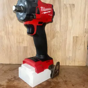 Milwaukee tool holder with 1.25" base
