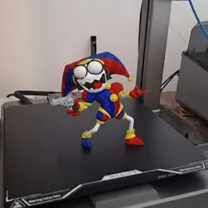 Pomni with gun