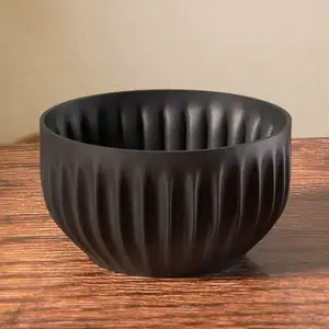 Ribbed planter 01