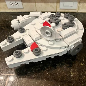Millennium Falcon Block Simple