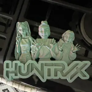 Huntrix hi fans scene from kpop demon hunters