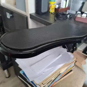 Support under the arm on the table