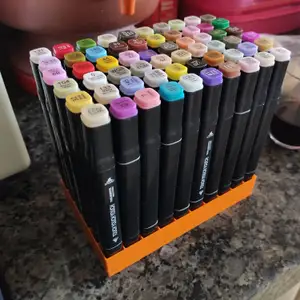 Suporte para canetas de colorir / Bobbie Goods