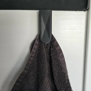Selbstverriegelnder Haken