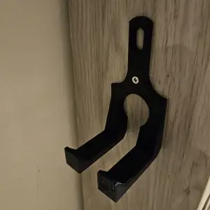Game controller hanger